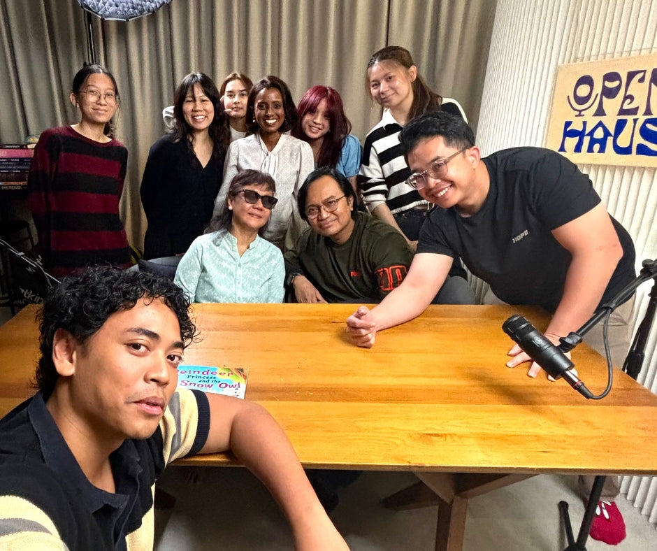 Welfie with crews saying It's a wrapped!!